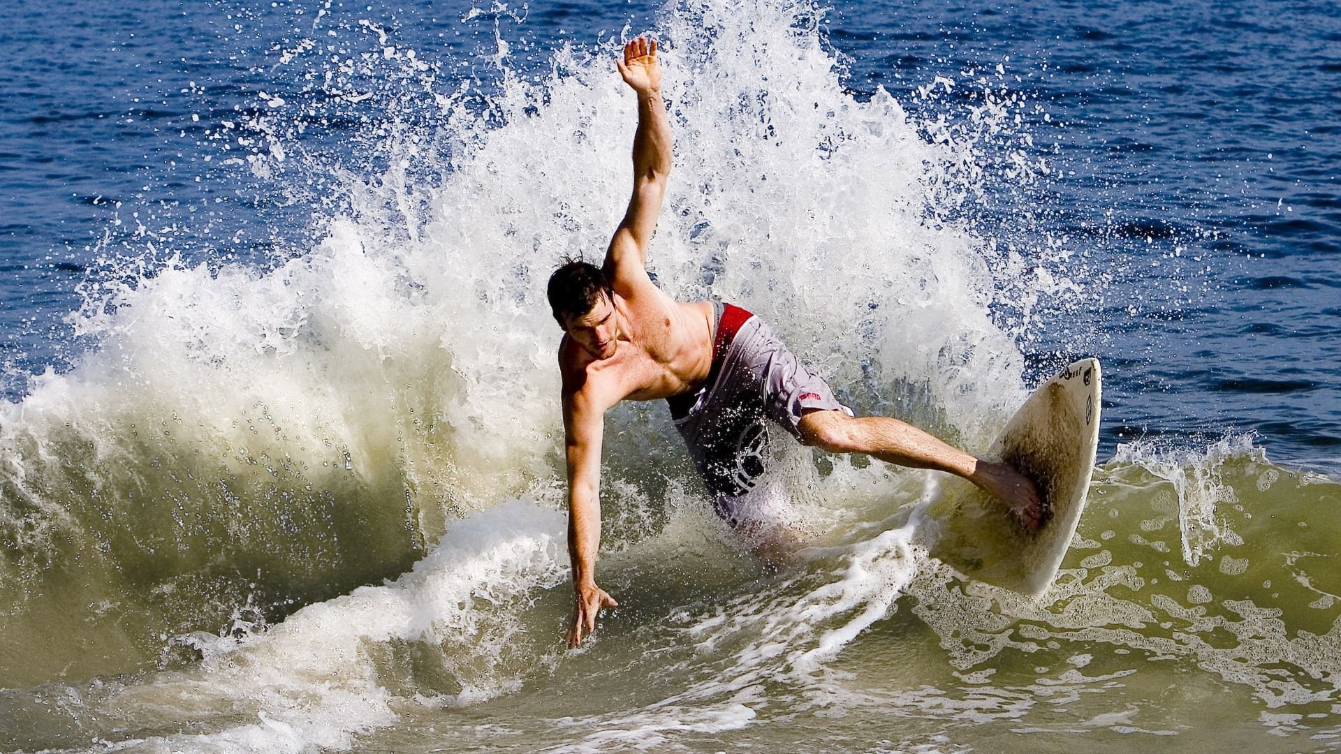 _城市漂移车：速度与技巧的极限挑战_，城市漂移怎么过