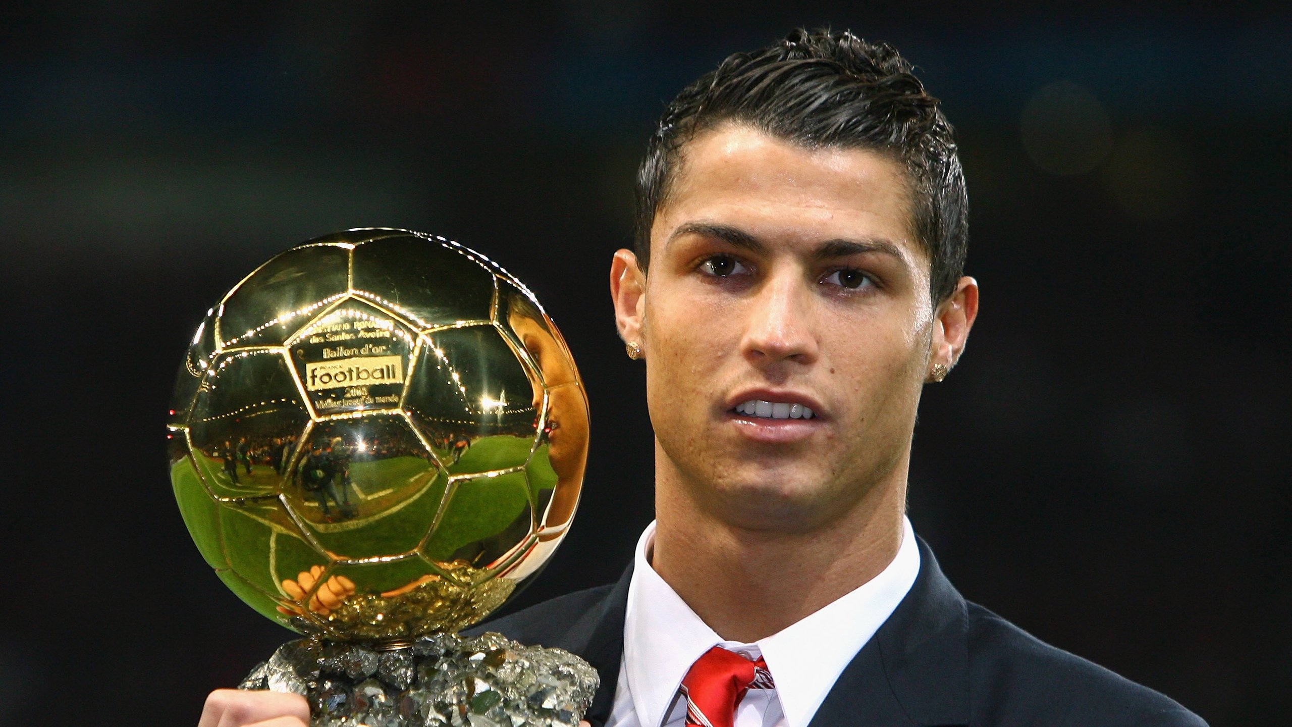 拜仁锋线新星表现抢眼,成为欧洲最炙手可热的潜力新星,拜仁 中锋