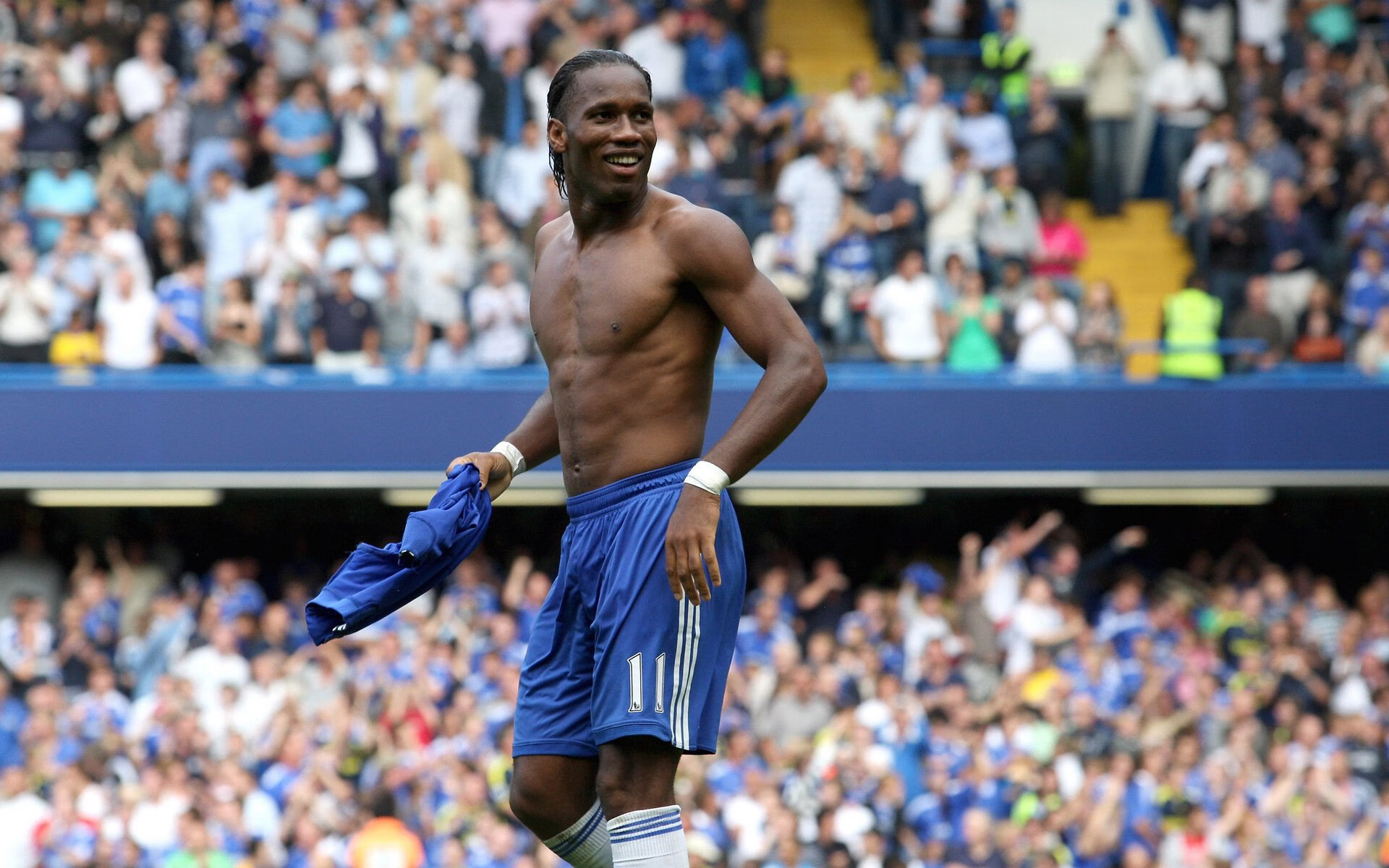 足球VS篮球：两项体育运动的受欢迎程度对比分析，足球和篮球哪个影响力大知乎